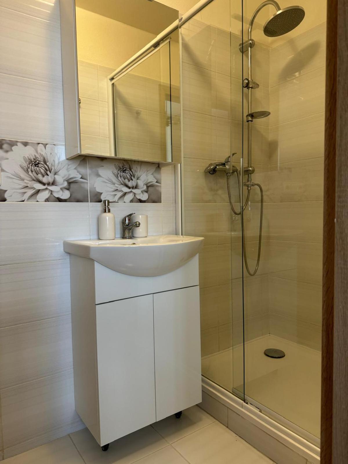 Apartments Bouquet Прага Экстерьер фото